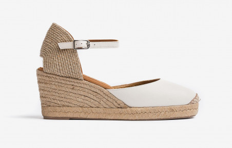 Alpargata estilo pala talón en color ivory de Unisa