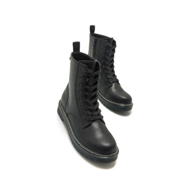 Botines Planos Storm Low Negro Mustang