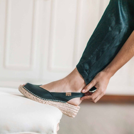 Alpargata de Cuña en Piel Negro Bernia de Toni Pons