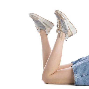 Zapatilla de Mujer Carmela 16228302