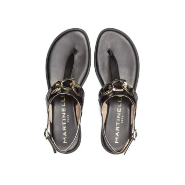 Sandalia Plana con Detalle Metálico...