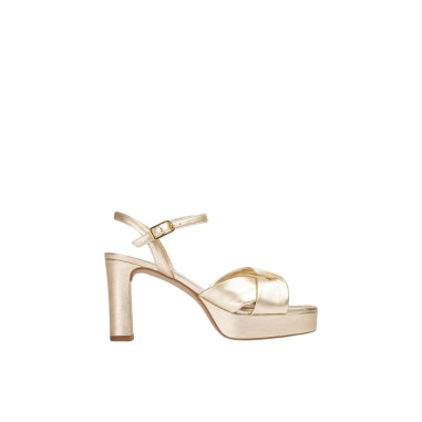 Sandalia con Tiras Anchas Cruzadas Unisa