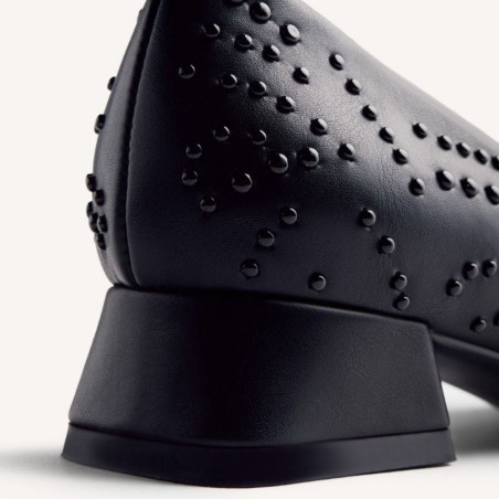 Zapatos Tacón Tachas Madelia Negro Gioseppo